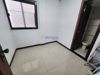 Cobertura de 240m² com 4 quartos (3 suítes) no Village Alcântara