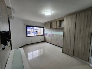 Cobertura de 240m² com 4 quartos (3 suítes) no Village Alcântara