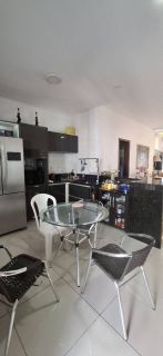Casa de 240m² com 3 quartos (1 suíte) + energia solar no Vinhais