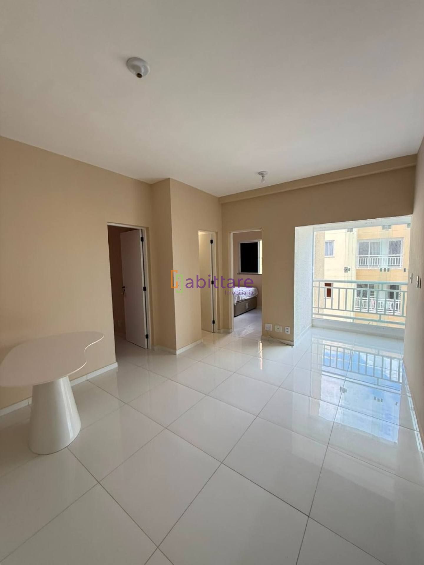 Apartamento com 2 quartos (1 suíte reversível) no Space Calhau II
