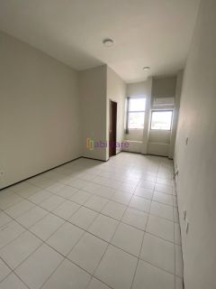 Alugo Sala comercial de 26m² no Edificio Manhattan Center
