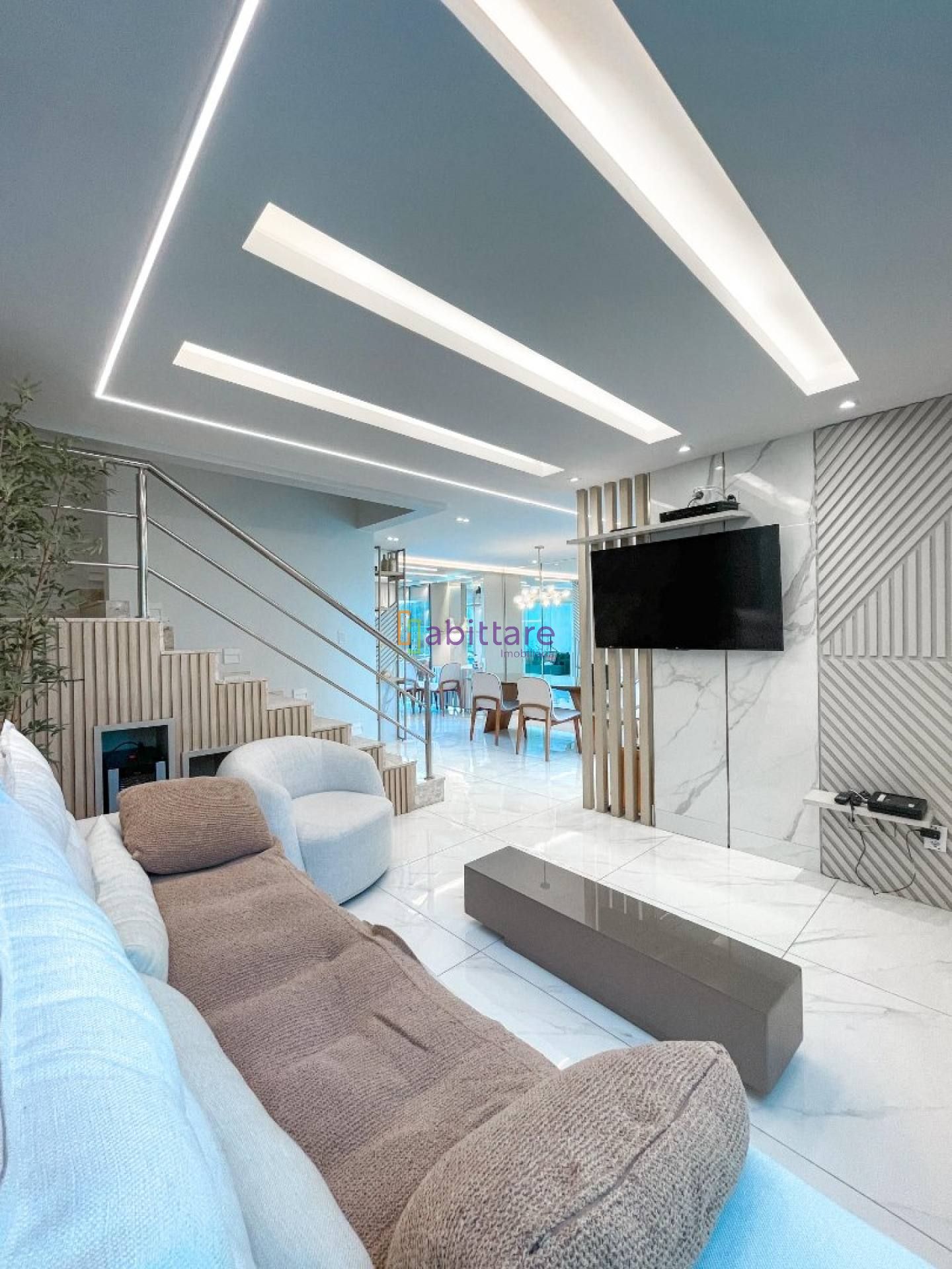 Casa duplex de 180m² com 3 suítes com espaço goumet e piscina no Jardim Europa - Calhau