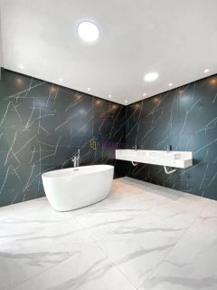 Casa duplex de 398m² com 5 suítes + espaço gourmet no Condomínio Alphaville