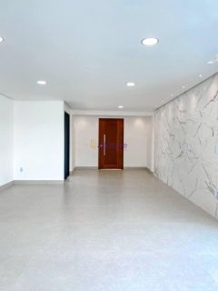 Casa duplex de 398m² com 5 suítes + espaço gourmet no Condomínio Alphaville