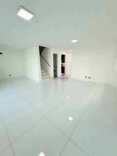 Casa duplex com 3 suítes no Araçagi Praia Clube - próxima à Praia do Meio