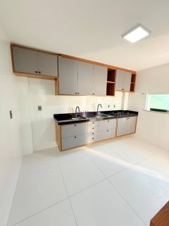 Casa duplex com 3 suítes no Araçagi Praia Clube - próxima à Praia do Meio