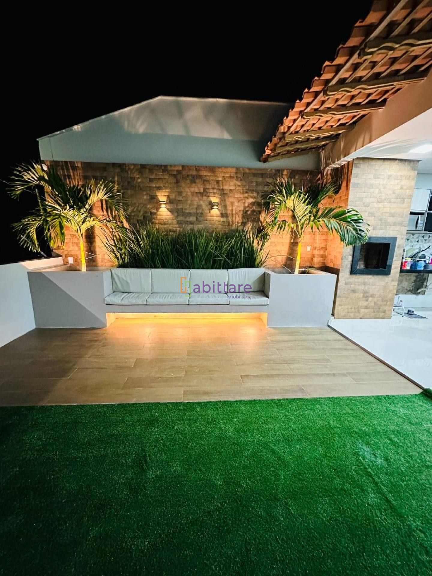 Casa duplex de 280m² com 4 quartos (3 suítes) no Residencial Vinhais II