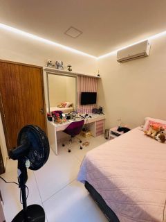 Casa duplex de 280m² com 4 quartos (3 suítes) no Residencial Vinhais II