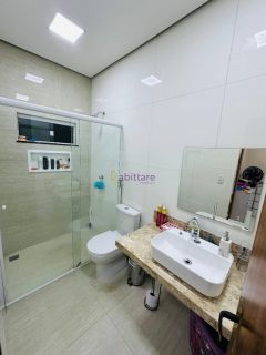 Casa duplex de 280m² com 4 quartos (3 suítes) no Residencial Vinhais II