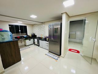 Casa duplex de 280m² com 4 quartos (3 suítes) no Residencial Vinhais II