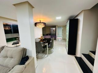 Casa duplex de 280m² com 4 quartos (3 suítes) no Residencial Vinhais II