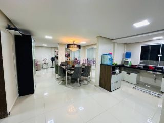 Casa duplex de 280m² com 4 quartos (3 suítes) no Residencial Vinhais II