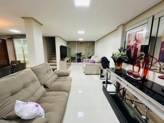 Casa duplex de 280m² com 4 quartos (3 suítes) no Residencial Vinhais II