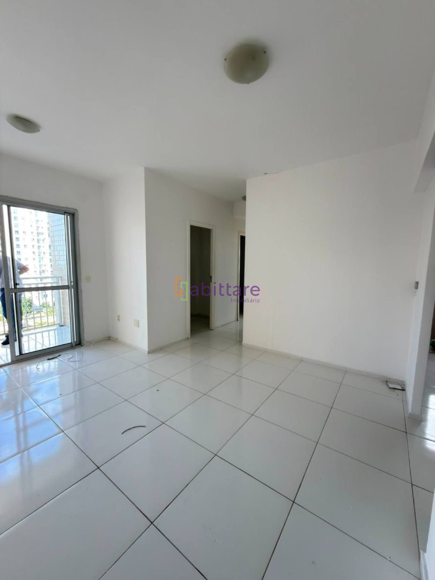 Alugo apartamento no condominio Brisas de 3 quartos (2 suítes) - Altos do Calhau