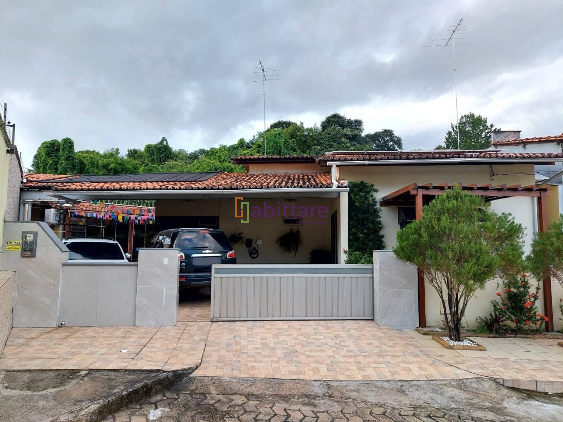 Casa no condomínio Park Guará com 3 quartos (1 suíte e 1 semi suíte) + área de lazer privada - MOBILIADA
