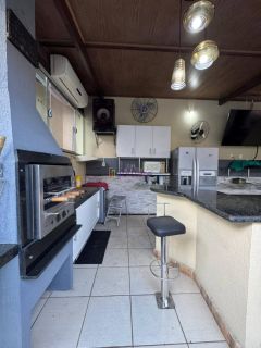 Casa no condomínio Park Guará com 3 quartos (1 suíte e 1 semi suíte) + área de lazer privada - MOBILIADA