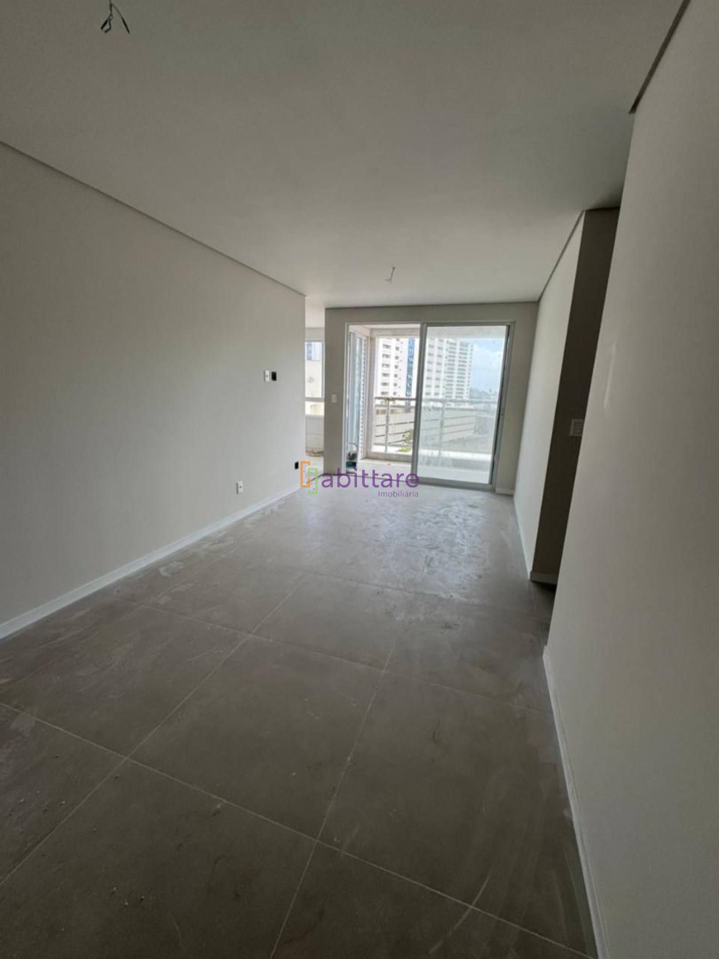 Apartamento de 86m² com 3 quartos (2 suítes) no Edifício Évora, na Ponta D'areia