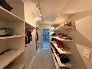 Casa de 440m² com 5 suítes no Condomínio The Prime, no Calhau