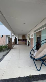 Casa duplex de 337m² no Alphaville com 3 suítes + espaço gourmet