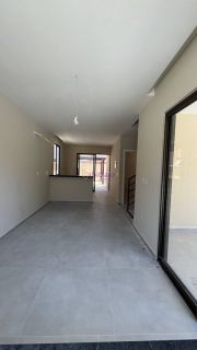 Casa duplex nova no Lençóis Paradise de 128m² com 4 quartos (3 suítes) + espaço gourmet