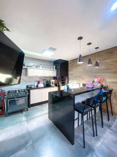 Casa no Condomínio Ravenna de 200m² com 4 suítes no Quintas do Calhau