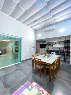 Casa no Condomínio Ravenna de 200m² com 4 suítes no Quintas do Calhau