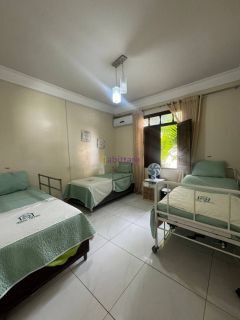 Casa duplex com 6 quartos (2 suítes) + DCE e espaço gourmet com piscina no Chácara Brasil