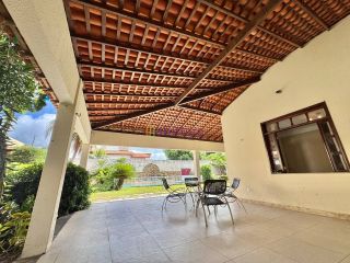 Casa duplex com 6 quartos (2 suítes) + DCE e espaço gourmet com piscina no Chácara Brasil