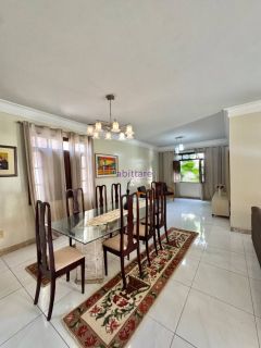 Casa duplex com 6 quartos (2 suítes) + DCE e espaço gourmet com piscina no Chácara Brasil