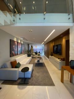 Casa duplex em condomínio no Quintas do Calhau com 4 suítes