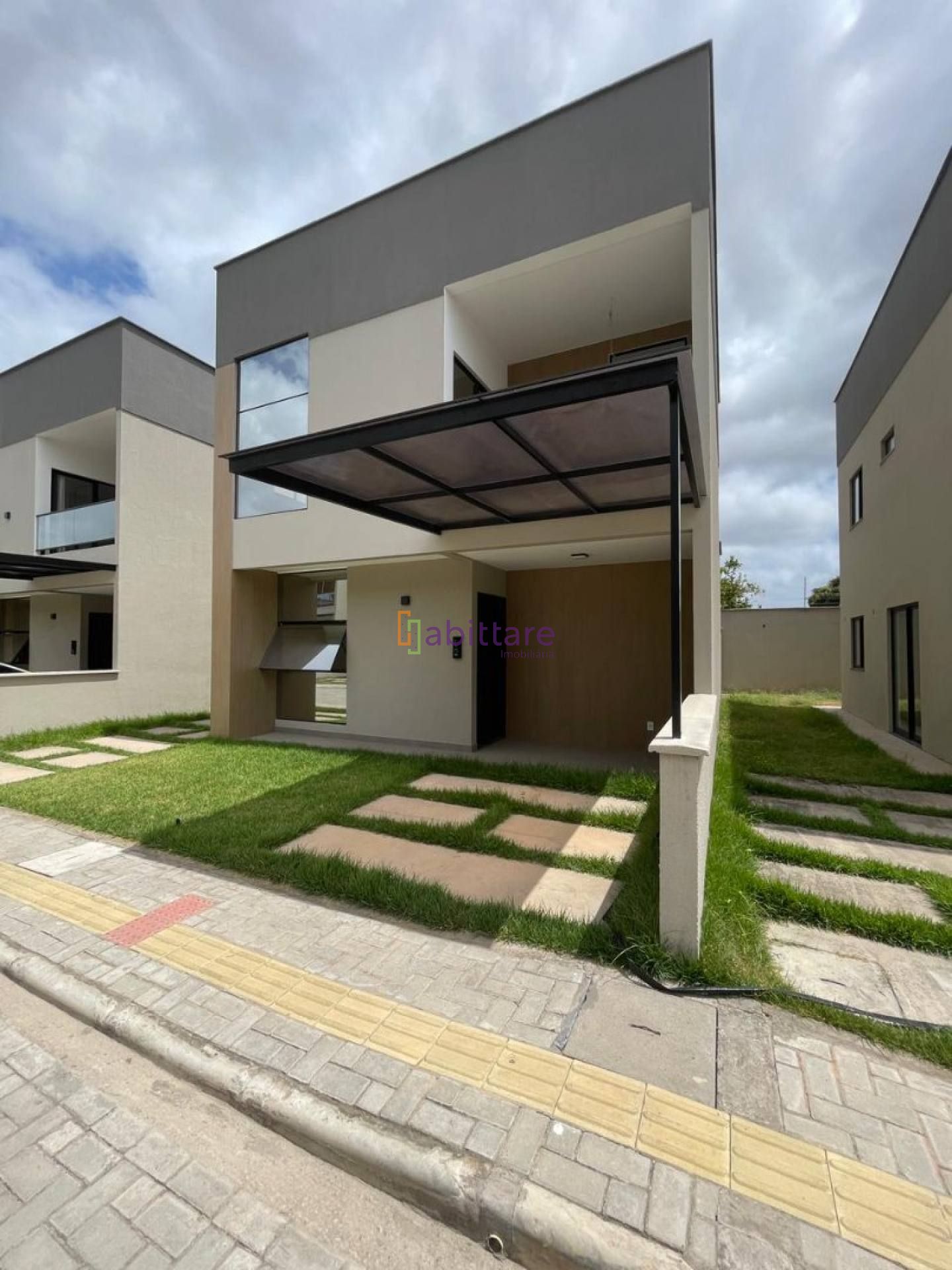 Casa NOVA no Ville D'or com 4 quartos (2 suítes) no Jardim Eldorado