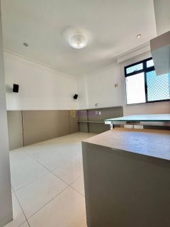 Apartamento na Ponta do Farol de 147m² com 4 quartos (2 suítes, sendo 1 master) + DCE