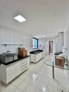 Apto no Roterdan Ponta do Farol de 147m² com 4 quartos (3 suítes) + DCE