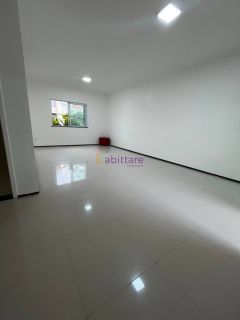 Casa duplex de condomínio com 4 quartos sendo 3 suítes no Condomínio Vila Romana no Olho D'água