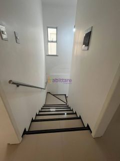 Casa duplex de condomínio com 4 quartos sendo 3 suítes no Condomínio Vila Romana no Olho D'água