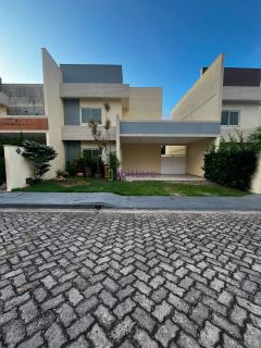 Casa duplex de condomínio com 4 quartos sendo 3 suítes no Condomínio Vila Romana no Olho D'água