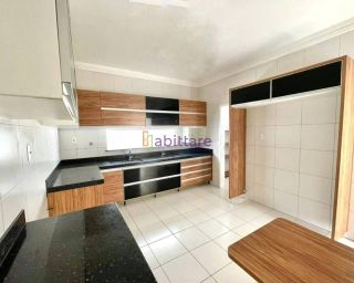 Alugo: Casa no Condomínio Interlagos - 04 Suítes