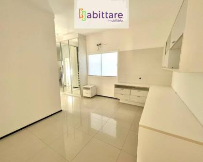 Alugo: Casa no Condomínio Interlagos - 04 Suítes