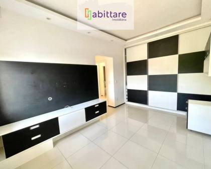 Alugo: Casa no Condomínio Interlagos - 04 Suítes