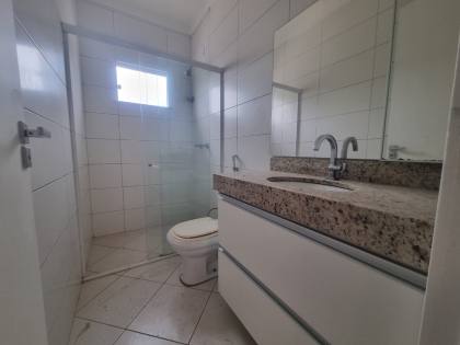 Alugo: Casa no Condomínio Interlagos - 04 Suítes