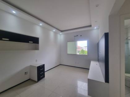 Alugo: Casa no Condomínio Interlagos - 04 Suítes