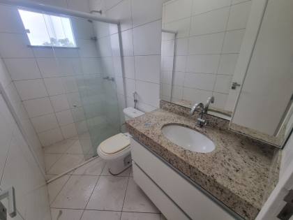 Alugo: Casa no Condomínio Interlagos - 04 Suítes