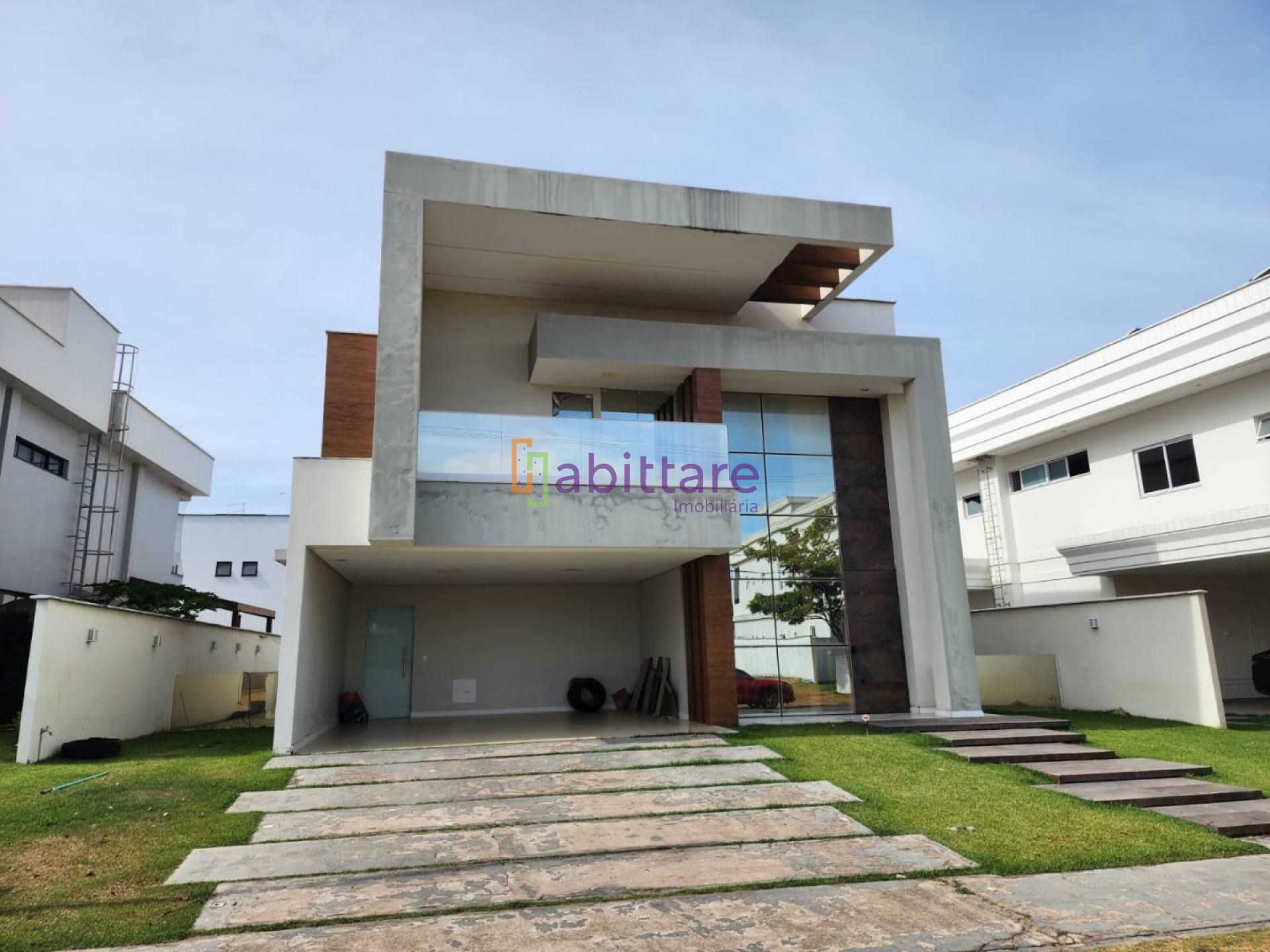 Casa de condomínio no Damha com 488m² com 4 suítes e espaço gourmet com piscina