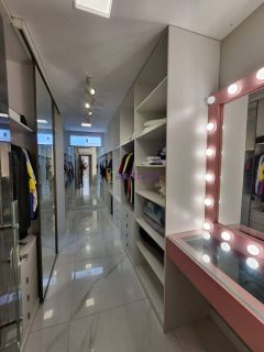 Casa de condomínio no Damha com 488m² com 4 suítes e espaço gourmet com piscina