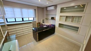 Alugo Apto mobiliado no Ed.Sapphire Residence - 260m² com 3 suítes - Península da Ponta D'areia