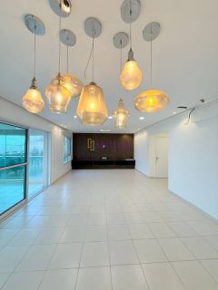 Apartamento de 239m² com 4 suítes + DCE no Condomínio Farol da Ilha - Ponta D'areia