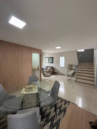 Casa de condomínio de 173m² com 4 quartos (3 suítes) no Condomínio Ilha de Capri