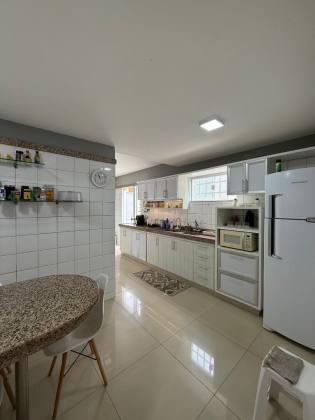 Casa de condomínio de 173m² com 4 quartos (3 suítes) no Condomínio Ilha de Capri