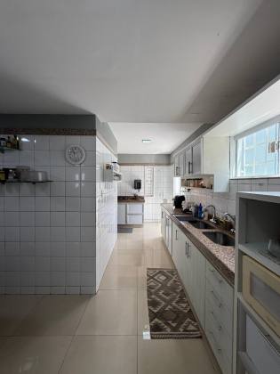 Casa de condomínio de 173m² com 4 quartos (3 suítes) no Condomínio Ilha de Capri