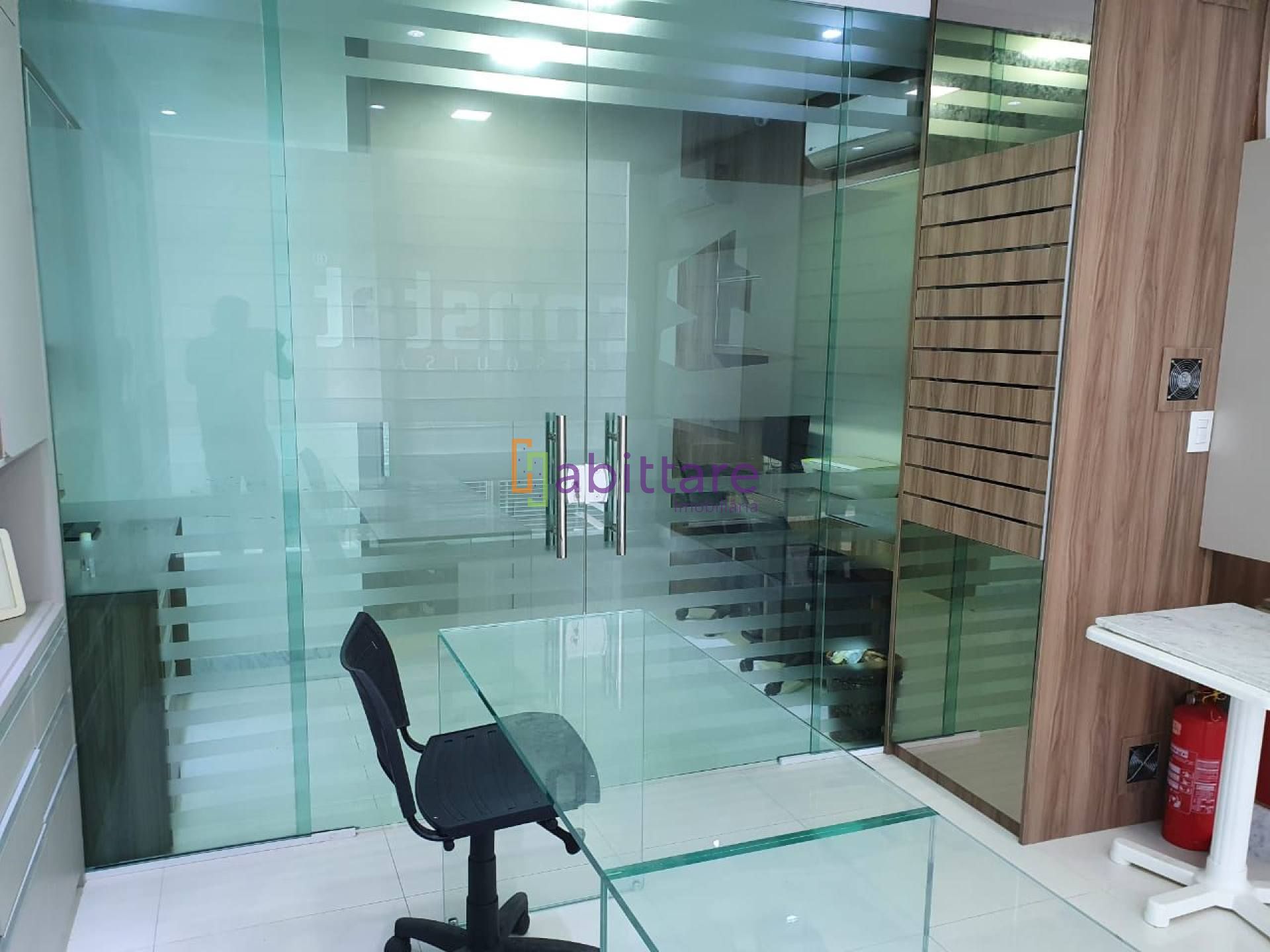 Lagoa Corporate - Sala comercial MOBILIADA de 34m² na Ponta D'areia